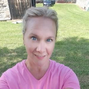 Meet your Posher, Connie